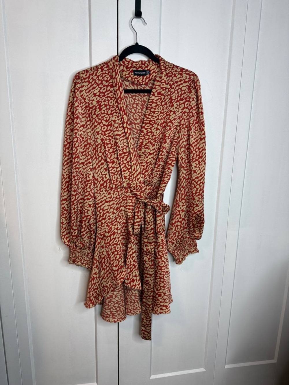 PrettyLittleThing - US12 - Rust and Cream Leopard animal print Wrap Dress